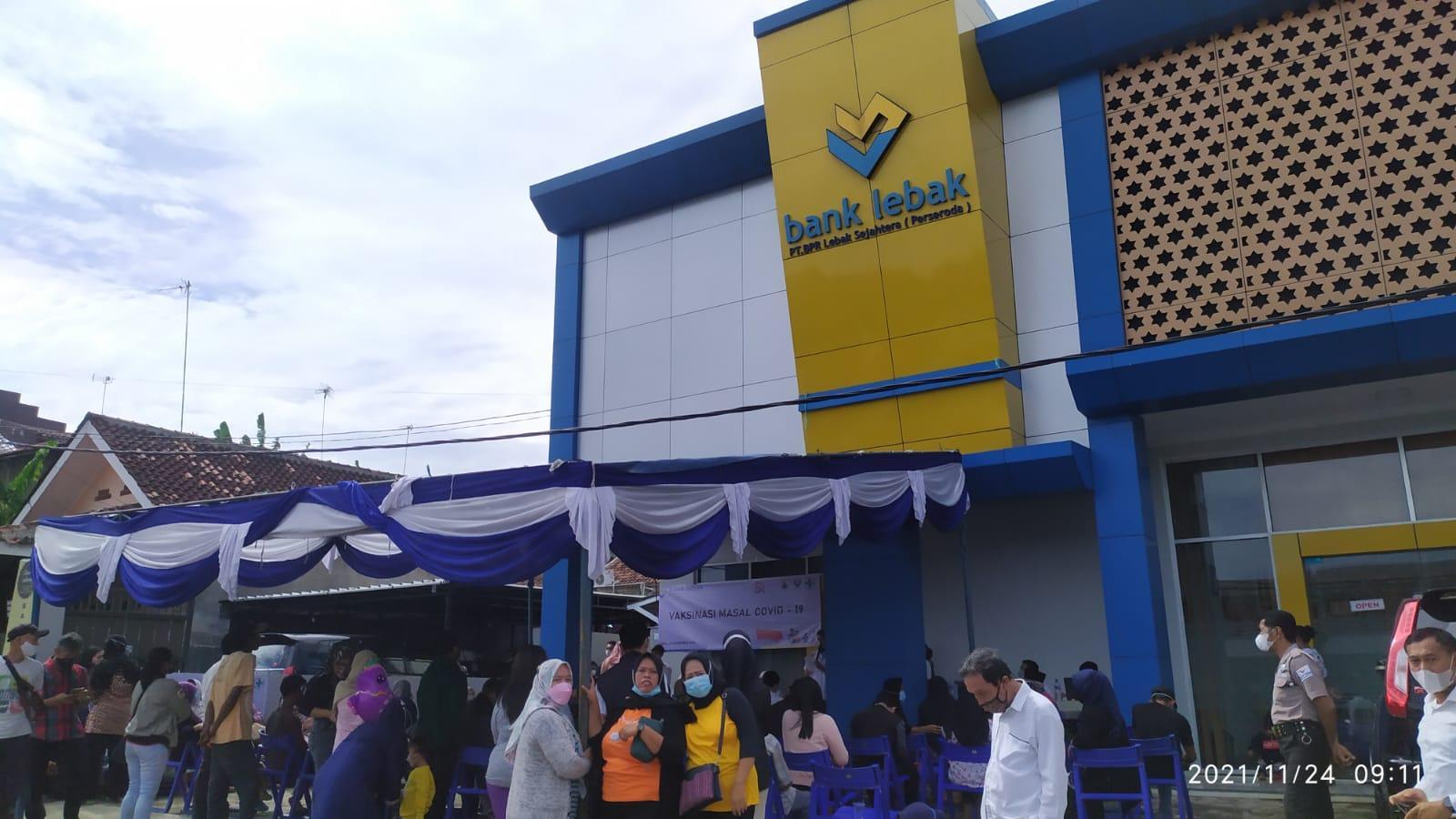Bank BPR Lebak Bersama OJK, Vaksin 200 Orang Warga Kota Rangkasbitung